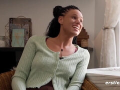 Zwart, Interraciaal, Lesbisch, Likken, Natuurlijke tieten, Tepels, Geschoren, Tieten likken