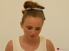 Язык в попке, Большие сиськи, Чешки, Лизание, Обнаженные, Крошечные, Тату, Сиськи