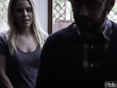 Blonde, Gorge profonde, Domination, Fétiche des pieds, Branlette thaïlandaise, Seins naturels, Petite femme, Tabou