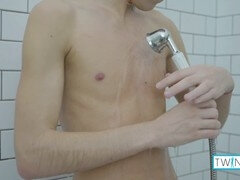 Arsch, Bad, Schwul, Masturbation, Nackt, Dusche, Solo, Tätowierung