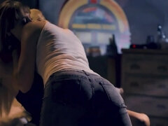 Большие сиськи, Поцелуи, Лесбиянка, Лизание, Милф, Порнозвезда, Киски, Сосущие