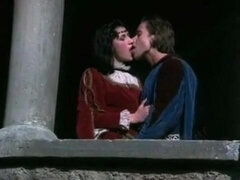 Gros cul, Gros seins, Sucer une bite, Brunette brune, Compilation, Européenne, Masturbation, Rasée