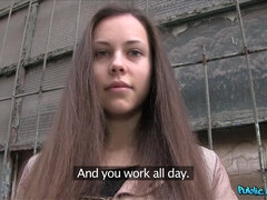 Leie, Tussi, Blasen, Braunhaarige, Aufs gesicht abspritzen, Geld, Im freien, Pov