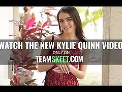 18 jahre, Grosser arsch, Blasen, Braunhaarige, Hundestellung, Flexibel, Handjob, Schreiend