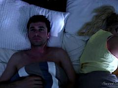 Grote lul, Grote mammen, Blond, Pijpbeurt, Bedriegen, Sperma shot, Tieten likken, Vrouw