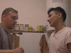 お尻, イマラチオ, 指いじり, ゲイ, 毛深い, 手コキする, 巨大, 叔父