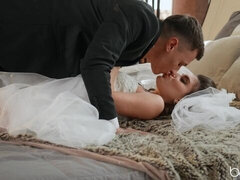 Amateur, Gros cul, Sucer une bite, Mariée, Brunette brune, Petite femme, Maigrichonne, Adolescente