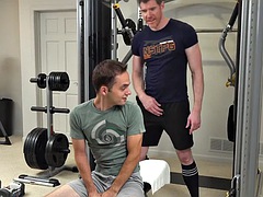 Grosse bite, Sucer une bite, Brunette brune, Homosexuelle, Gym, Hard, Muscle