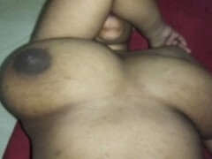 18 jahre, Tante, Hinter den kulissen, Bisexuell, Fingern, Selbstgemacht, Indisch, Mutti