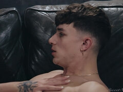 Culo grande, Negro, Mamada, Pajear, Madres para coger, Perforación, Cabello corto, Tatuaje