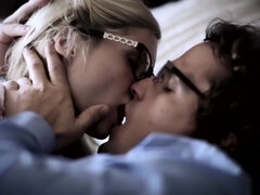 Beauté, Sucer une bite, Partouze, Groupe, Branlette thaïlandaise, Hard, Chatte, Adolescente