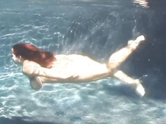 Gorda, Culo grande, Tetas grandes, Piscina, Pelirrojo, Afeitado, Bajo el agua
