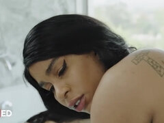 デカチン, フェラチオ, 黒人, ハードコア, 母乳, シャワー, スペイン人, 濡れ