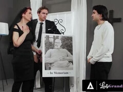 Sucer une bite, Gorge profonde, Queue, En levrette, Mamie, Branlette thaïlandaise, Hd, Mature