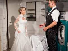 18 jaar, Grote kont, Blond, Natuurlijke tieten, Slipje, Kousen, Tiener, Tieten likken