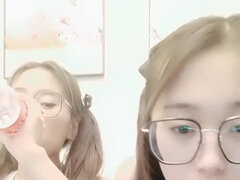 Amateur, Asiatique, Gode, Poilue, Lesbienne, Masturbation, Jumeaux, Webcam