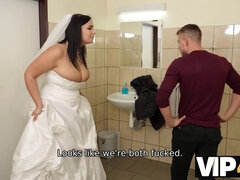 Gros seins, Tromperie, Robe, Hd, Seins naturels, Public, Toilettes, Mariage