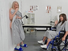 Hardcore, Interrassisch, Krankenschwester, Piercing, Transfrau, Tätowierung, Titten, Uniform