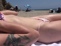 Leie, Strand, Grosser arsch, Flashen, Absätze, Im freien, Höschen, Öffentlich