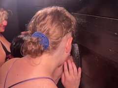 フェラチオ, 女, 手コキする, 淫乱熟女, オーガズム, 公共, フェラする, ゴックンする