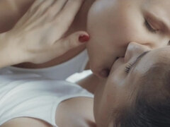 Beautiful lesbians Stella Cardo and Lenna Ross make love in the morning