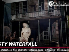 Derrière les coulisses, Blonde, Tchèque, Gode, Femelle, Seins naturels, Maigrichonne, Jarretelles