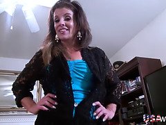 Culo, Morena, Madura, Penetracion con dedos, Madres para coger, Coño, Madrastra, Juguetes