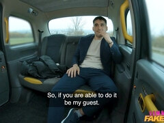 Любители, Большая жопа, Ботинки, В машине, Лизание, На природе, Короткая стрижка, Порка