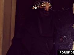 Arabe, Sucer une bite, Brunette brune, Hard