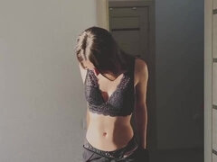 Amarrada, Penetracion con puños, Hotel, Masturbación, Dinero, Pov, Sexo fuerte, Tetas