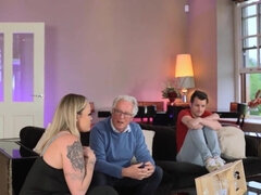 Culo, Chica, Culo grande, Rubia, Ama de casa, Madres para coger, Medias largas, Esposa