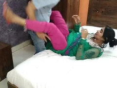 18 ans, Bisexuelle, Couple, En levrette, Hard, Fait maison, Indienne, Rugueux