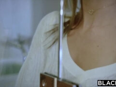 Verga grande, Morena, Polla, Estilo perrito, Primera ves, Interracial, Lamidas, Coño