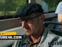 Grote lul, Bruinharig, Hardcore, Likken, Rijpe lesbienne, Moeder die ik wil neuken, Openbaar, Geschoren