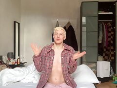 SISSY IS ALWAYS HUNGRY FOR RAW COCK