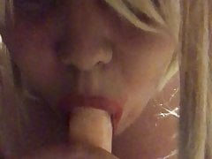 Biflo crossdresser sucking didlo 2