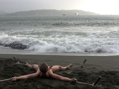 Hot guys Mike Martin and Micah Andrews: get off on the beach