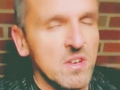 slutboyben icy truck stop risk