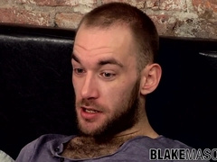 Furry rump Lincoln Gates luvs to wank off after an conversation