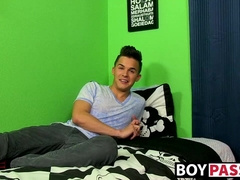 Twink Andy Taylor inserts dildo and wanks off until cumming
