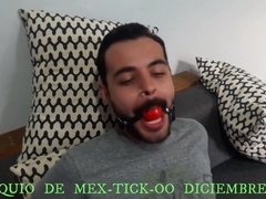 Fernado Hace Cosquillas A Adrian