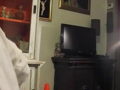 Saugender Nachbar: Amateur-Blowjob von einem Muskelprotz