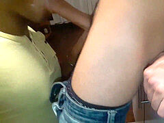 Latino Rompe el rump del negro a  pelo