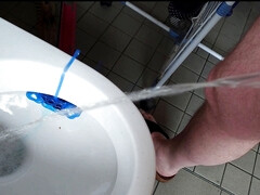 Full bladder in the morning ** piss **