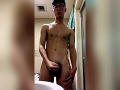 japanese youngster wailing cumshots