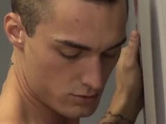3 Boys Fuck On Public Toliet