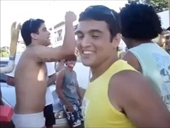 quatro excited men