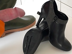 Cumming on High Heels in Waders and Rubber Gloves