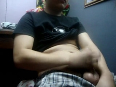 Pinoy wanking off while observing porno in calm