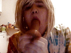 BifloXXX crossdresser sucks and deepthroat dildo